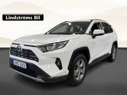 Vit Begagnad 2022 Toyota RAV4 Hybrid Active SUV | 389 000 kr (Marknadspris)