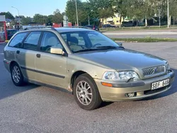 Brun Begagnad 2001 Volvo V40 Kombi | 6 000 kr (Superpris)