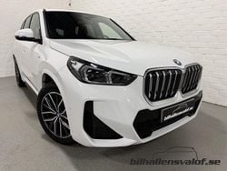 Vit Begagnad 2023 BMW iX1 M Sport SUV | 369 900 kr