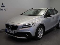Silver Begagnad 2018 Volvo V40 CC Kombi | 189 500 kr (Marknadspris)