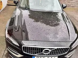 Svart Begagnad 2018 Volvo V90 Inscription Kombi | 309 800 kr (Marknadspris)