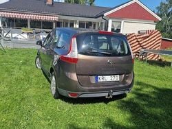 Brun Begagnad 2010 Renault Grand Scénic III Minibuss | 25 000 kr (Marknadspris)