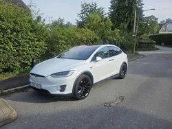 Vit Begagnad 2021 Tesla Model X SUV | 649 000 kr