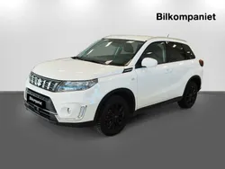 Vit Begagnad 2023 Suzuki Vitara SUV | 289 800 kr (Marknadspris)