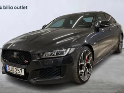 Grå Begagnad 2017 Jaguar XE S Sedan | 289 900 kr