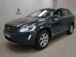 Grå Begagnad 2016 Volvo XC60 SUV | 239 900 kr