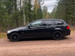 Svart Begagnad 2012 BMW 320 Kombi | 92 000 kr (Bra pris)