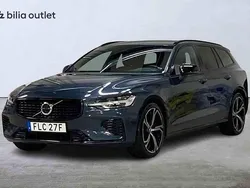 Blå Begagnad 2023 Volvo V60 Kombi | 409 900 kr (Marknadspris)