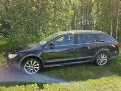 Svart Begagnad 2013 Skoda Superb Kombi | 57 000 kr (Bra pris)