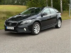 Svart Begagnad 2014 Volvo V40 CC Momentum Kombi | 89 000 kr (Marknadspris)