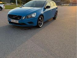 Blå Begagnad 2013 Volvo V60 R-Design Kombi | 115 000 kr (Marknadspris)