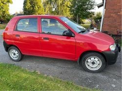 Röd Begagnad 2003 Suzuki Alto Halvkombi | 13 000 kr
