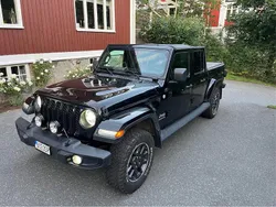 Svart Begagnad 2020 Jeep Gladiator SUV | 595 000 kr