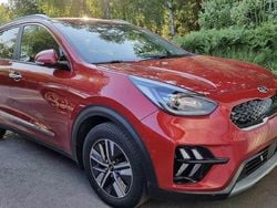 Röd Begagnad 2020 Kia Niro Advance SUV | 208 000 kr (Marknadspris)