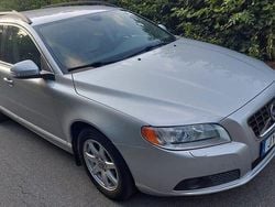 Ljusgrå (grå) Begagnad 2010 Volvo V70 Momentum Kombi | 87 500 kr (Marknadspris)