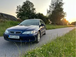 Blå Begagnad 2000 Honda Accord Halvkombi | 19 900 kr
