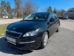 Svart Begagnad 2014 Peugeot 308 Active Halvkombi | 74 900 kr (Marknadspris)