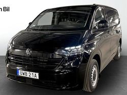 Svart (midnight black metallic) Ny 2025 VW T6.1 Van | 610 125 kr (Marknadspris)