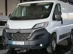 Vit Begagnad 2023 Citroën Jumper Minibuss | 239 500 kr (Marknadspris)
