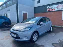 Grå Begagnad 2012 Ford Fiesta Trend Halvkombi | 39 900 kr (Marknadspris)