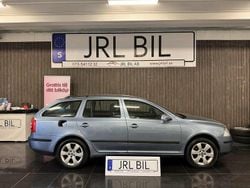 Ljusgrå (grå) Begagnad 2008 Skoda Octavia Kombi | 25 900 kr