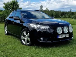 Svart Begagnad 2012 Honda Accord Executive Kombi | 84 900 kr (Marknadspris)