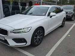 Vit Begagnad 2019 Volvo V60 Momentum Kombi | 225 000 kr (Marknadspris)