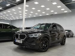Svart Begagnad 2021 BMW X1 Sport Line SUV | 329 900 kr (Marknadspris)