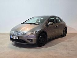 Mörkgrå (grå) Begagnad 2006 Honda Civic Sport Halvkombi | 39 900 kr (Marknadspris)