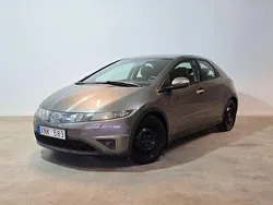 Mörkgrå (grå) Begagnad 2006 Honda Civic Sport Halvkombi | 49 800 kr (Lite dyr)