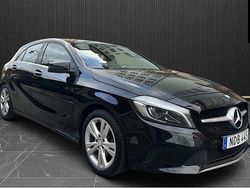 Svart Begagnad 2016 Mercedes A180 Halvkombi | 129 900 kr (Marknadspris)
