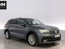 Grå Begagnad 2018 VW Tiguan R-line SUV | 279 900 kr (Dyr)