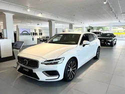 Vit Ny 2025 Volvo V60 Plus Kombi | 554 000 kr (Lite dyr)