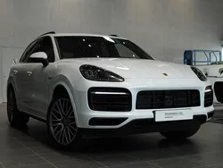 Vit Begagnad 2022 Porsche Cayenne Platinum Edition SUV | 795 000 kr (Marknadspris)