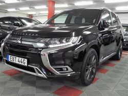 Svart Begagnad 2020 Mitsubishi Outlander SUV | 197 500 kr