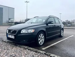 Svart Begagnad 2010 Volvo V50 Momentum Kombi | 39 000 kr (Marknadspris)