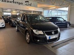 Svart Begagnad 2007 VW Touran Cross Minibuss | 59 900 kr