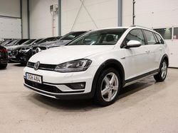 Vit Begagnad 2016 VW Golf Alltrack Kombi | 184 700 kr (Marknadspris)
