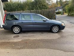 Blå Begagnad 2005 Volvo V70 Kinetic Kombi | 39 500 kr (Marknadspris)