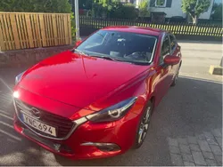 Röd Begagnad 2018 Mazda 3 Inclusive Halvkombi | 154 900 kr (Lite dyr)