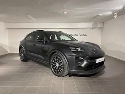 Grå Begagnad 2024 Porsche Macan SUV | 939 000 kr (Superpris)