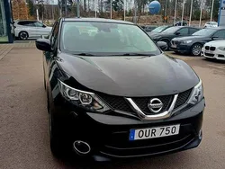Svart Begagnad 2015 Nissan Qashqai SUV | 109 000 kr (Marknadspris)