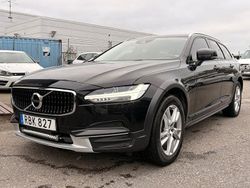 Svart Begagnad 2018 Volvo V90 CC Momentum Kombi | 169 000 kr