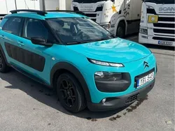 Blå Begagnad 2015 Citroën C4 Cactus PureTech Halvkombi | 60 000 kr (Marknadspris)