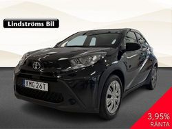Svart Begagnad 2023 Toyota Aygo X SUV | 159 900 kr (Marknadspris)