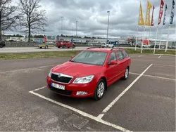 Röd Begagnad 2011 Skoda Octavia Elegance Kombi | 69 500 kr (Marknadspris)