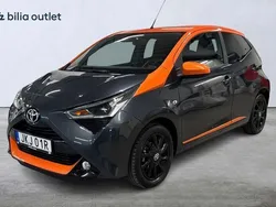 Mörkgrå Begagnad 2021 Toyota Aygo Limited Halvkombi | 139 000 kr (Lite dyr)