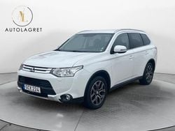 Vit Begagnad 2015 Mitsubishi Outlander SUV | 124 700 kr (Marknadspris)