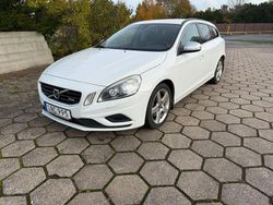 Vit Begagnad 2013 Volvo V60 R-Design Kombi | 92 500 kr (Marknadspris)