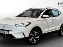 Vit (white) Begagnad 2022 MG ZS Luxury Sedan | 249 900 kr (Superpris)